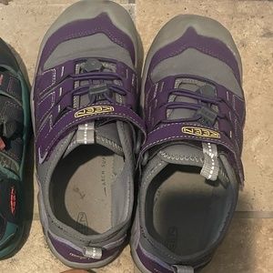 Keen Knotch Hollow Sandal size 3